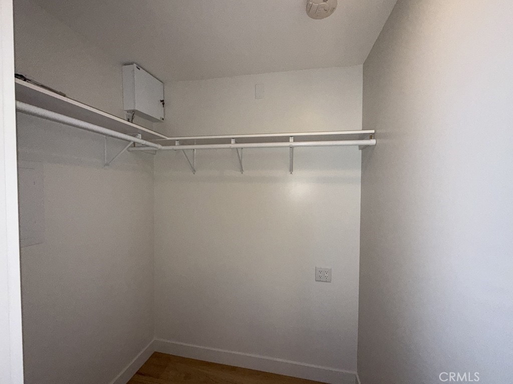 2746 North Kenneth Road Burbank, CA 91504 - Photo 21 of 29