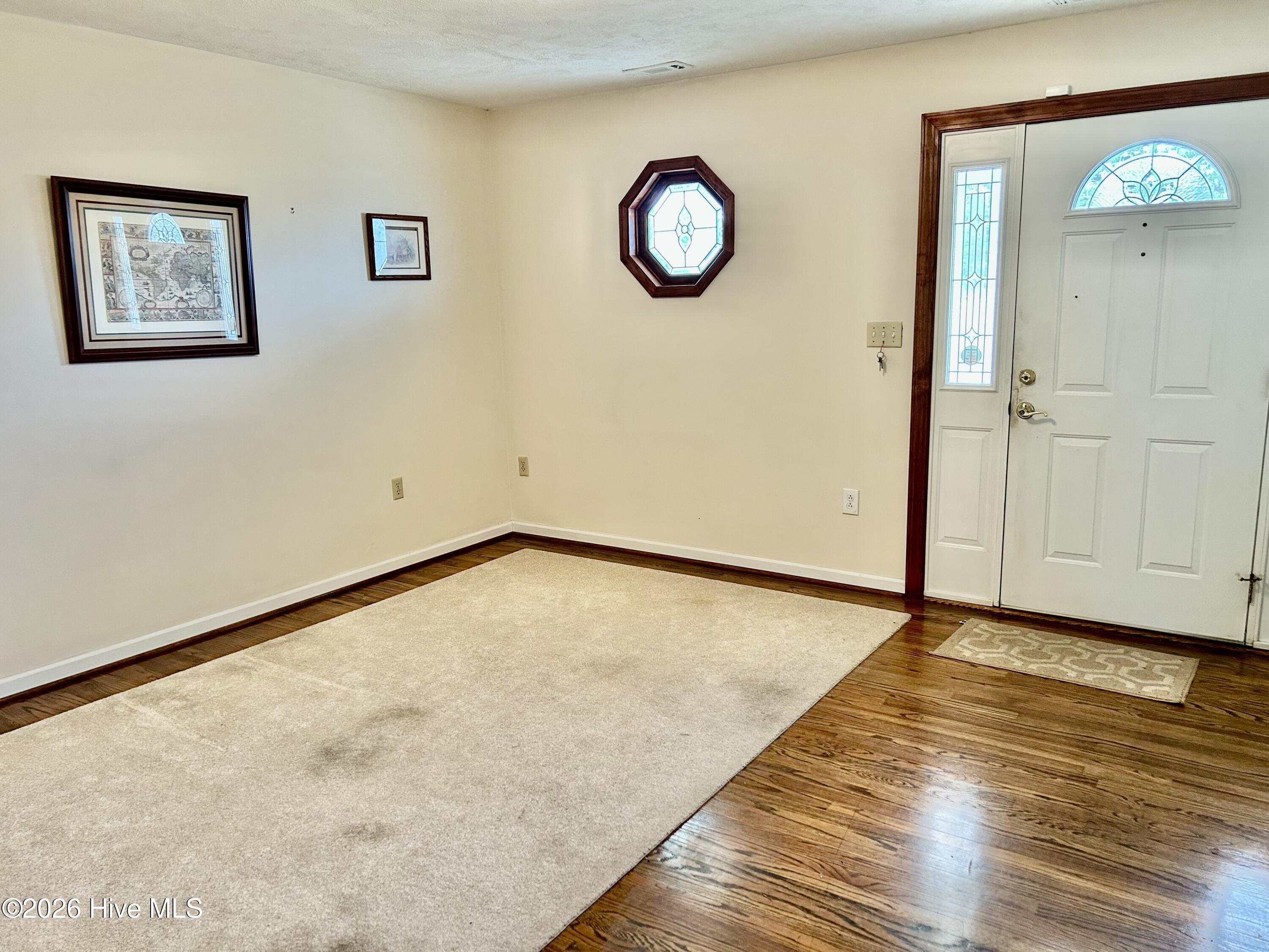 397 Johns Road Maxton, NC 28364 - Photo 4 of 32 Living Room