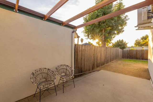 $799,000 | 303 Lark Ellen Avenue, Ojai, CA 93023