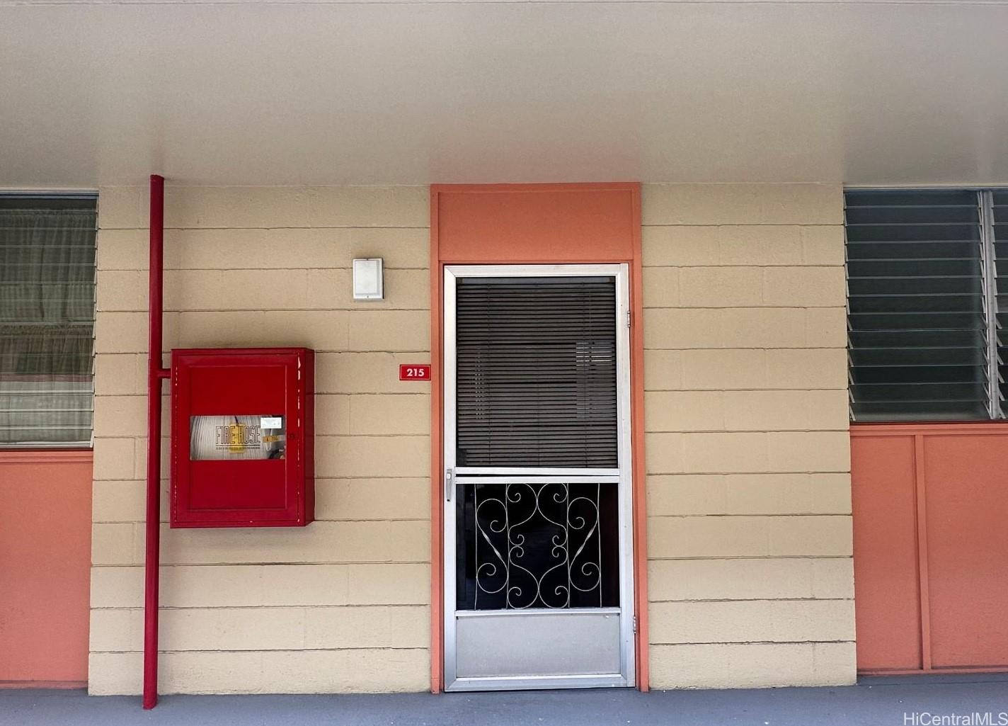 633 Nalanui Street, Unit 215 Honolulu, HI 96817 - Photo 2 of 9