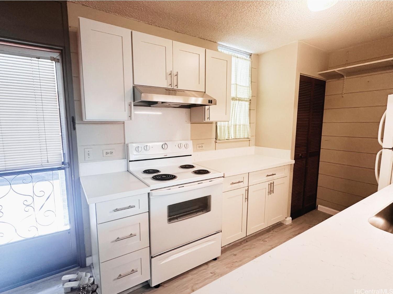 633 Nalanui Street, Unit 215 Honolulu, HI 96817 - Photo 6 of 9