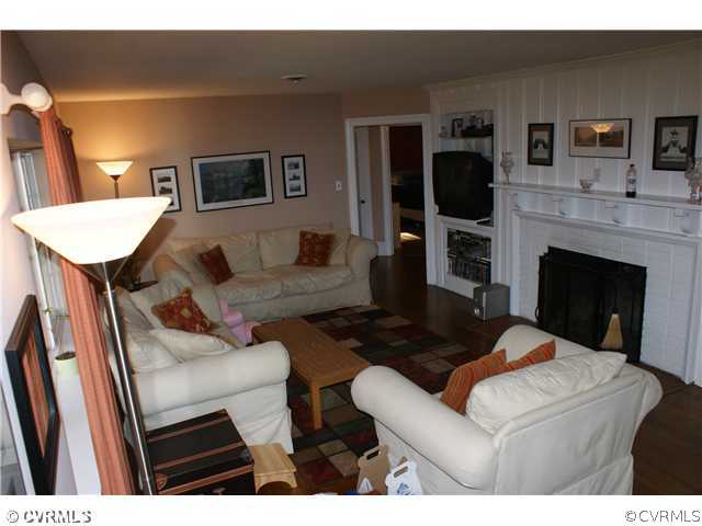 4222 Arrowhead Road Richmond, VA 23235 - Photo 3 of 12 Living Room
