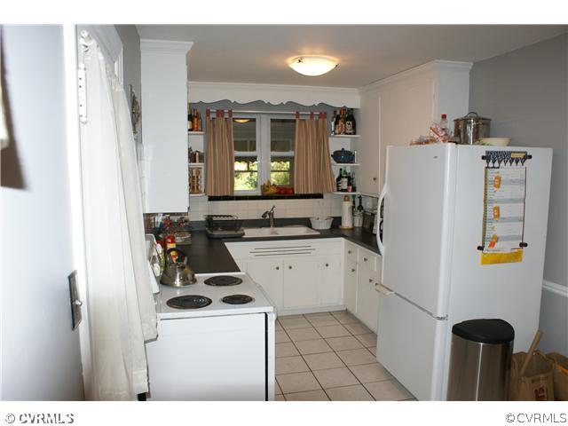 4222 Arrowhead Road Richmond, VA 23235 - Photo 6 of 12 Kitchen