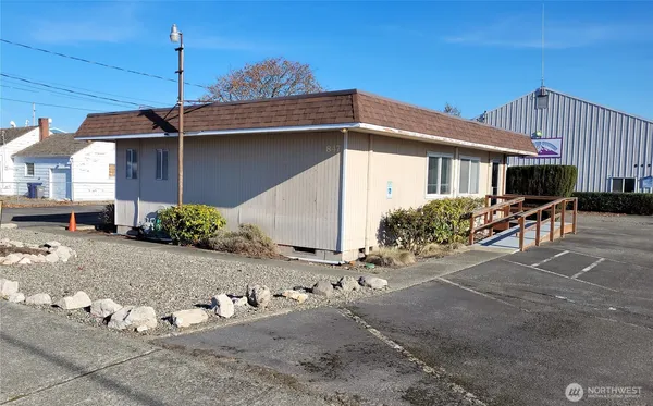 $2,000 | 847 Blake Street, Enumclaw, WA 98022