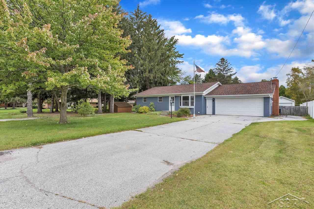 12374 Frost Road Hemlock, MI 48626 - Photo 2 of 36