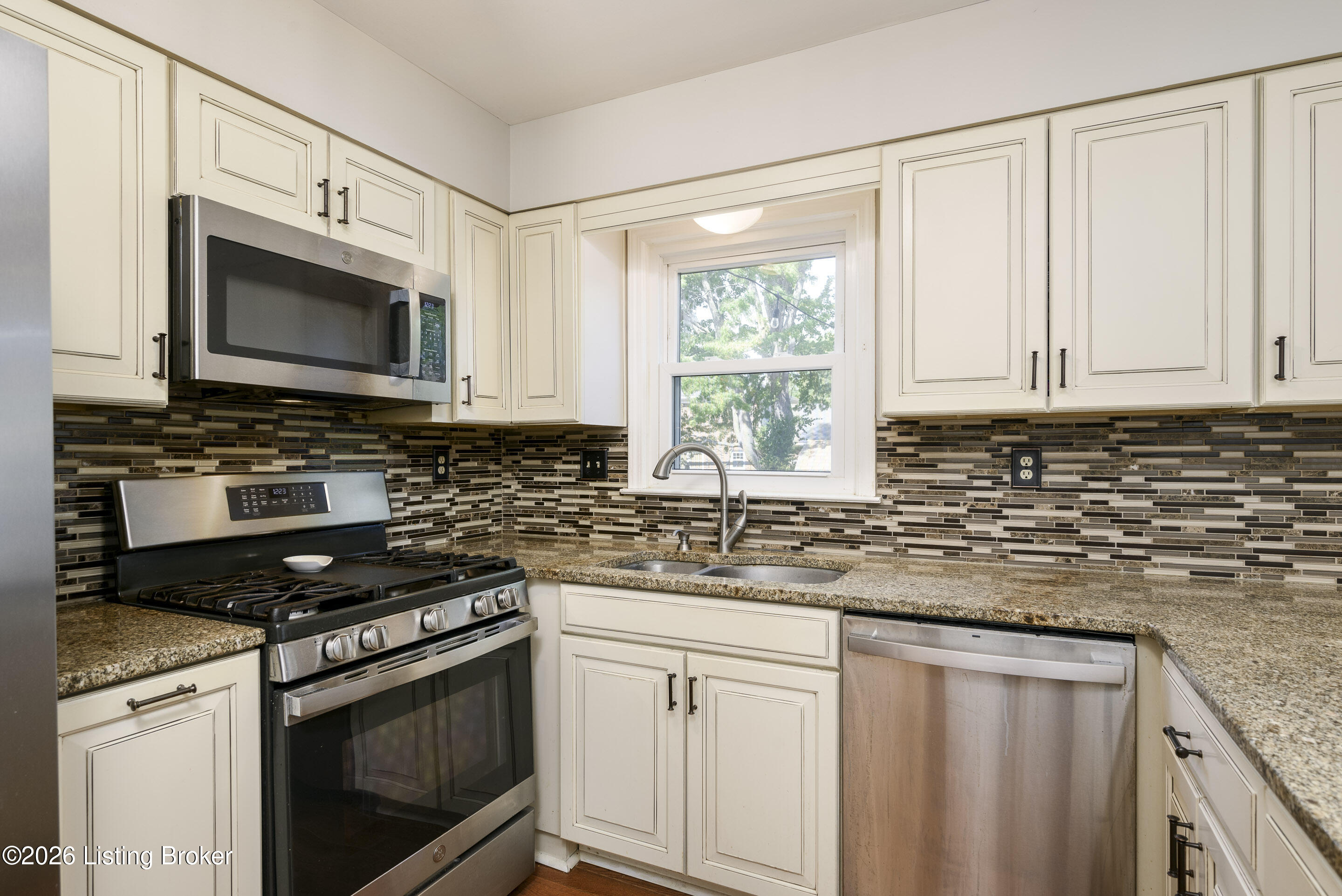 8909 Duxbury Road Louisville, KY 40242 - Photo 16 of 44 DHI-118
