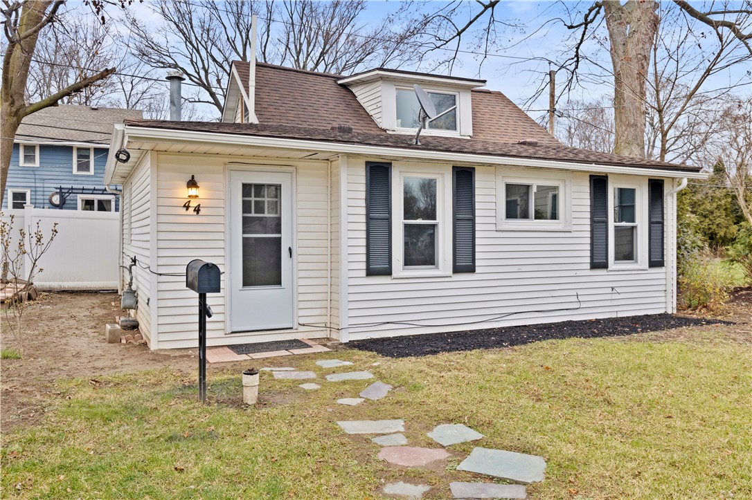 44 Winchester Road Irondequoit, NY 14617 - Photo 1 of 20