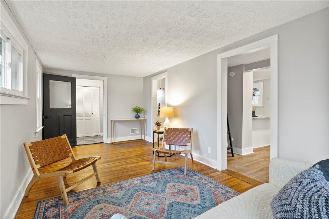 44 Winchester Road Irondequoit, NY 14617 - Photo 4 of 20