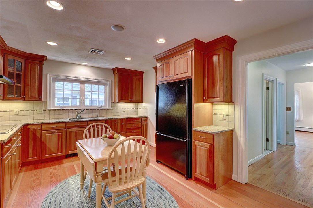 4 Hillside Road Lincoln, RI 02865 - Photo 14 of 30 Kitchen