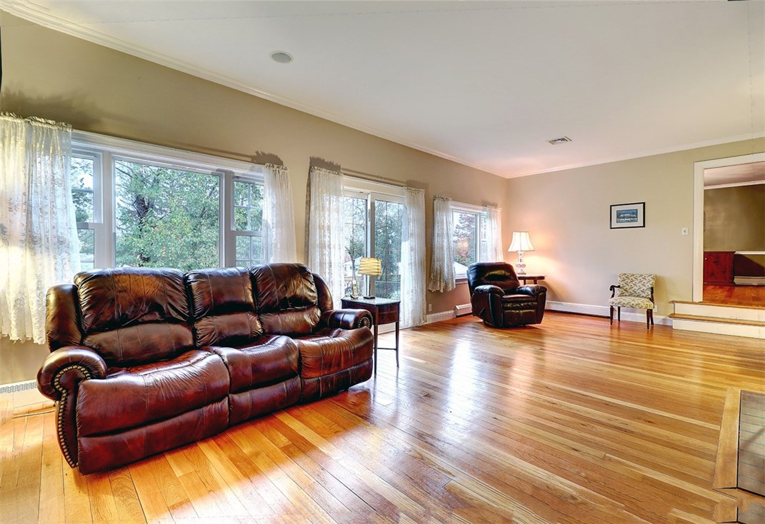 4 Hillside Road Lincoln, RI 02865 - Photo 6 of 30 Family Room