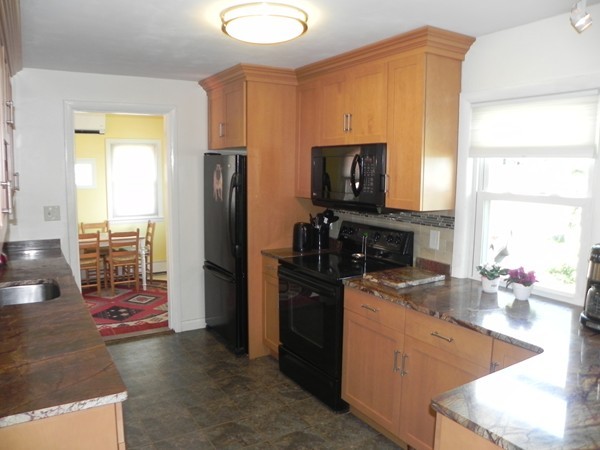 10 Wilmont Road Framingham, MA 01701 - Photo 3 of 22 Gallery Image 3