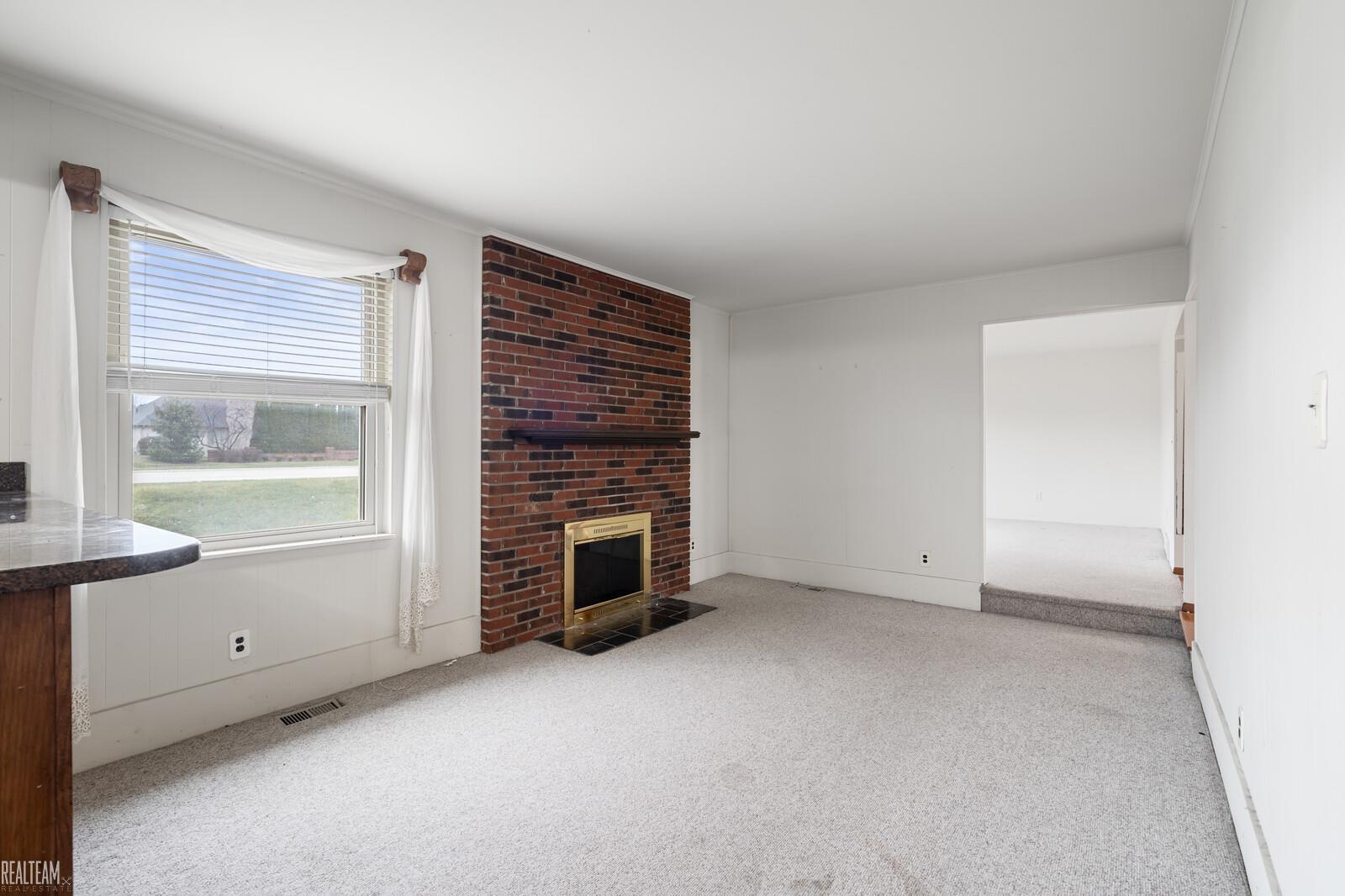 47447 Royal Road Macomb, MI 48044 - Photo 12 of 37