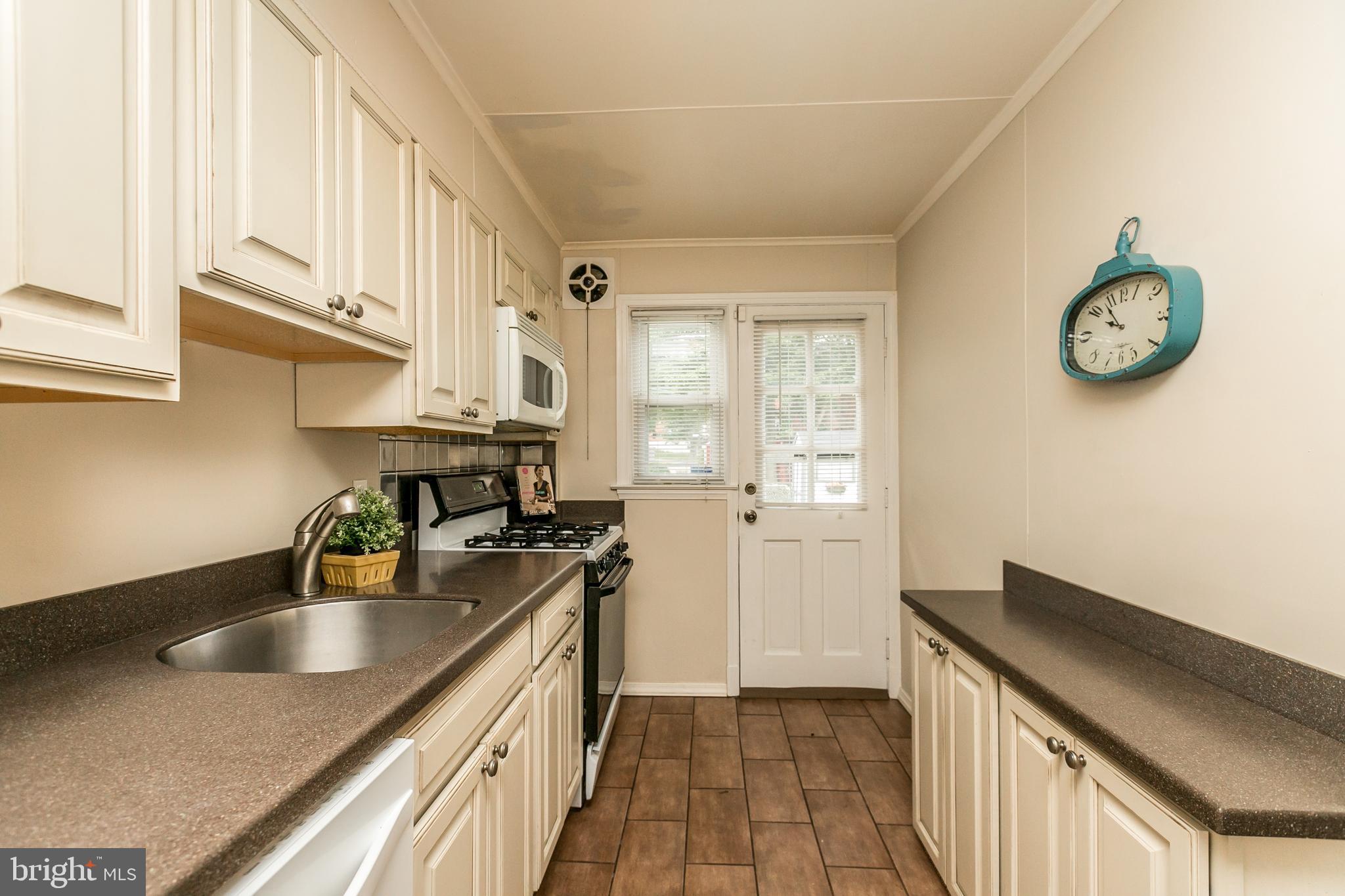 1604 Hardwick Road Baltimore, MD 21286 - Photo 11 of 32