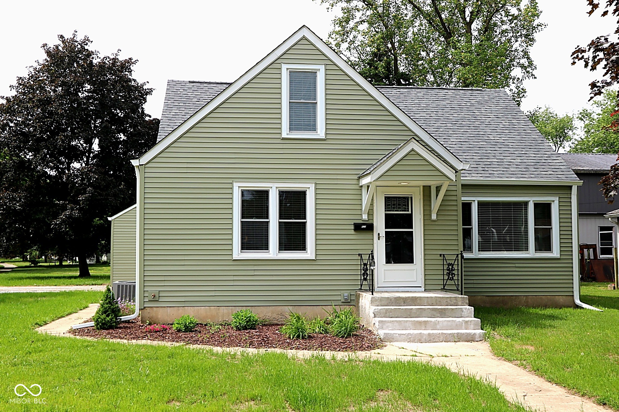 935 Jackson Boulevard Rochester, IN 46975 - Photo 1 of 34 Gallery Image 1
