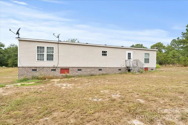 a front view of house with yard