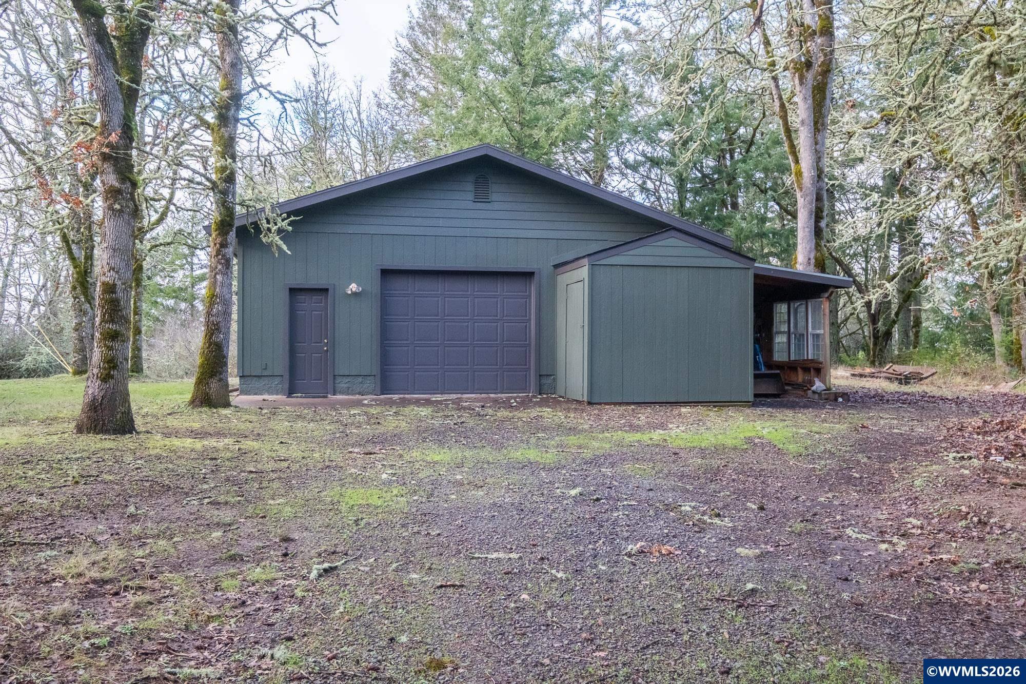 24869 Gap Road Brownsville, OR 97327 - Photo 4 of 50