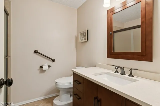 $405,000 | 3014 Lighthouse Lane, Sayreville, NJ 08859