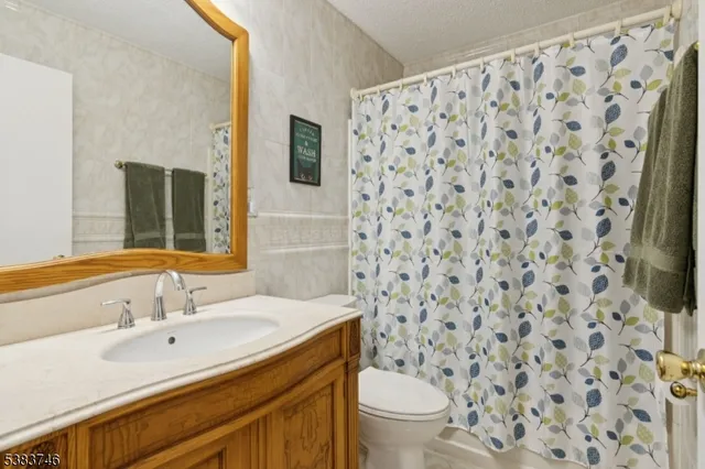 $405,000 | 3014 Lighthouse Lane, Sayreville, NJ 08859