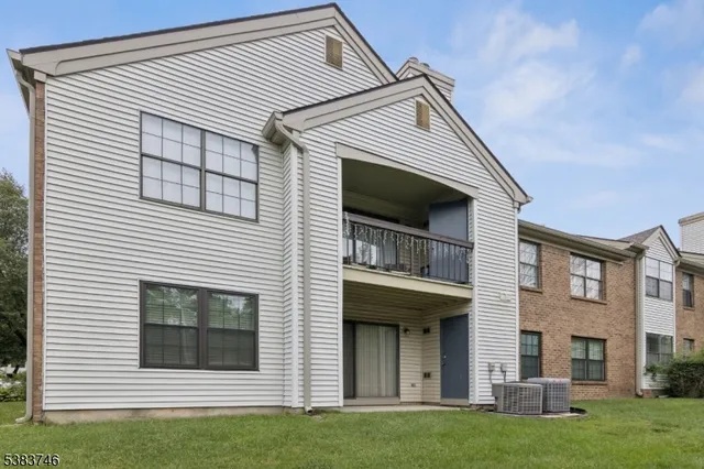 $405,000 | 3014 Lighthouse Lane, Sayreville, NJ 08859