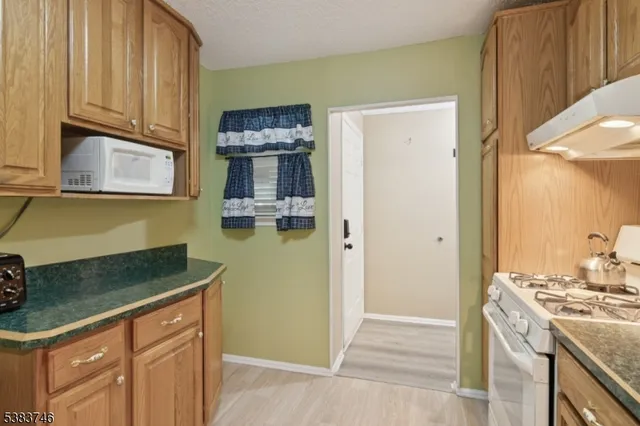 $405,000 | 3014 Lighthouse Lane, Sayreville, NJ 08859