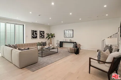 $19,995,000 | 1072 Amalfi Drive, Pacific Palisades, CA 90272