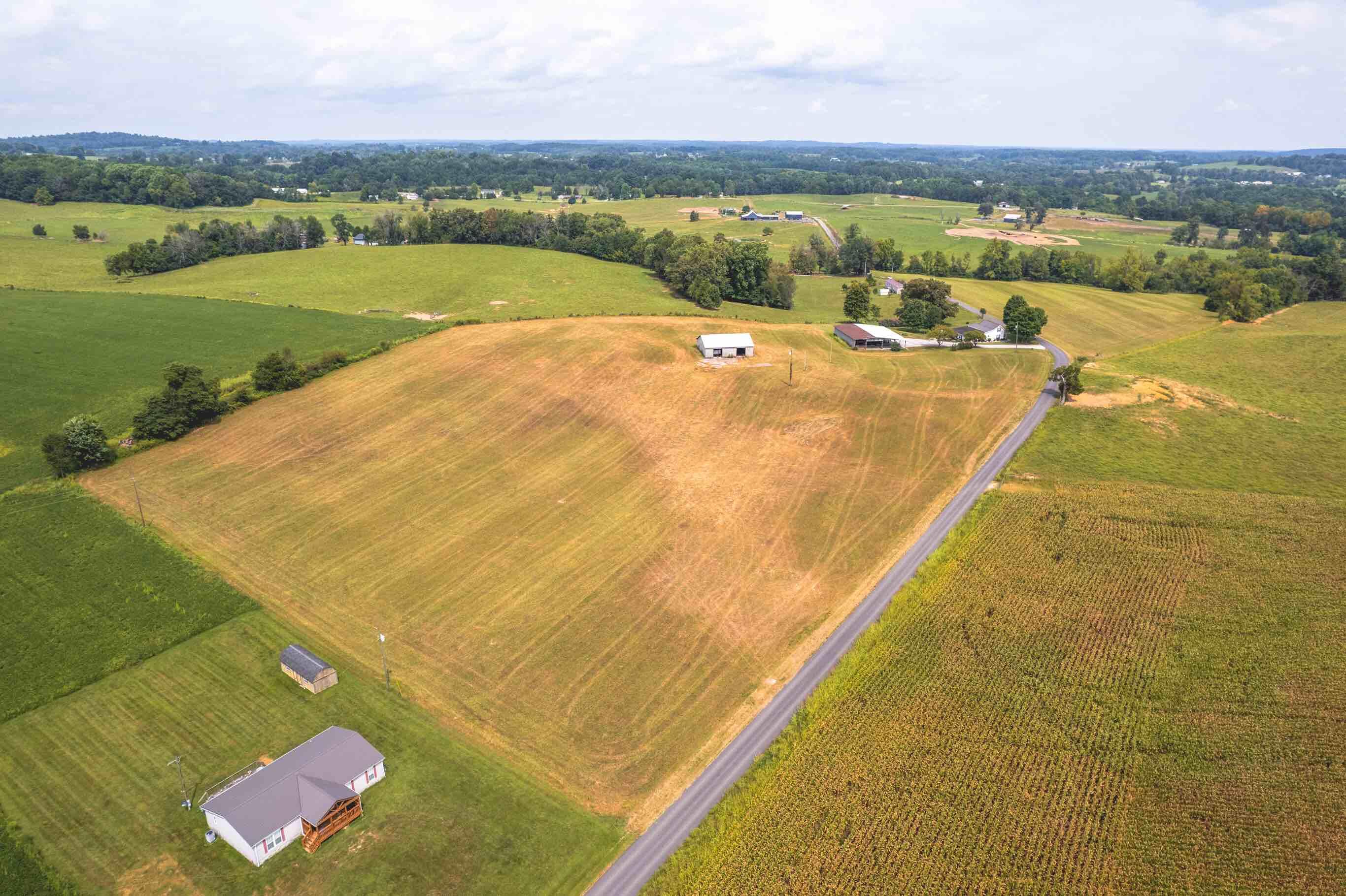 585 Loveless Road Science Hill, KY 42553 - Photo 6 of 76 039