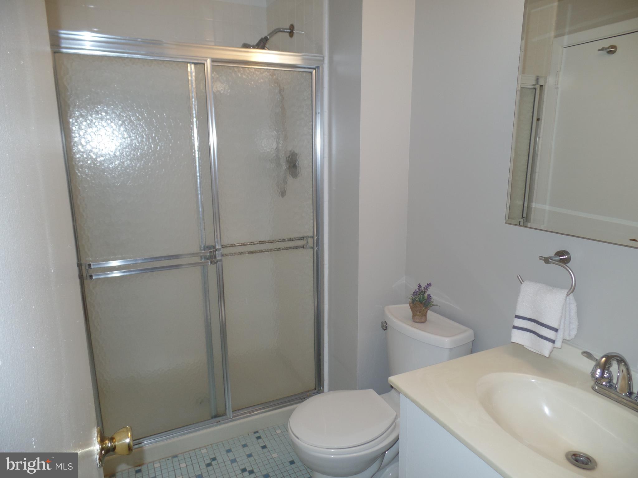 552 Arnold Street Philadelphia, PA 19111 - Photo 14 of 24 Second Full Bathroom