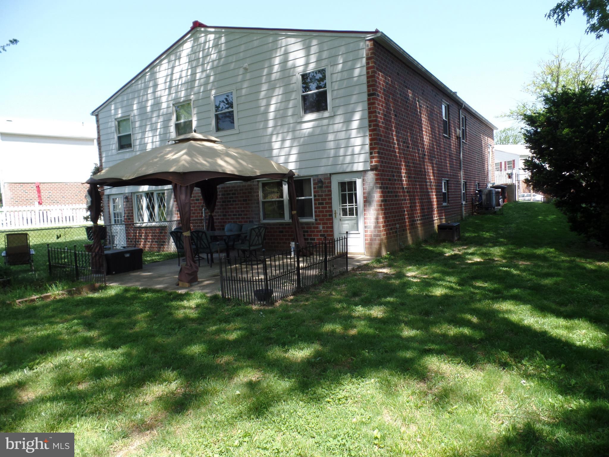 552 Arnold Street Philadelphia, PA 19111 - Photo 22 of 24 Side Yard
