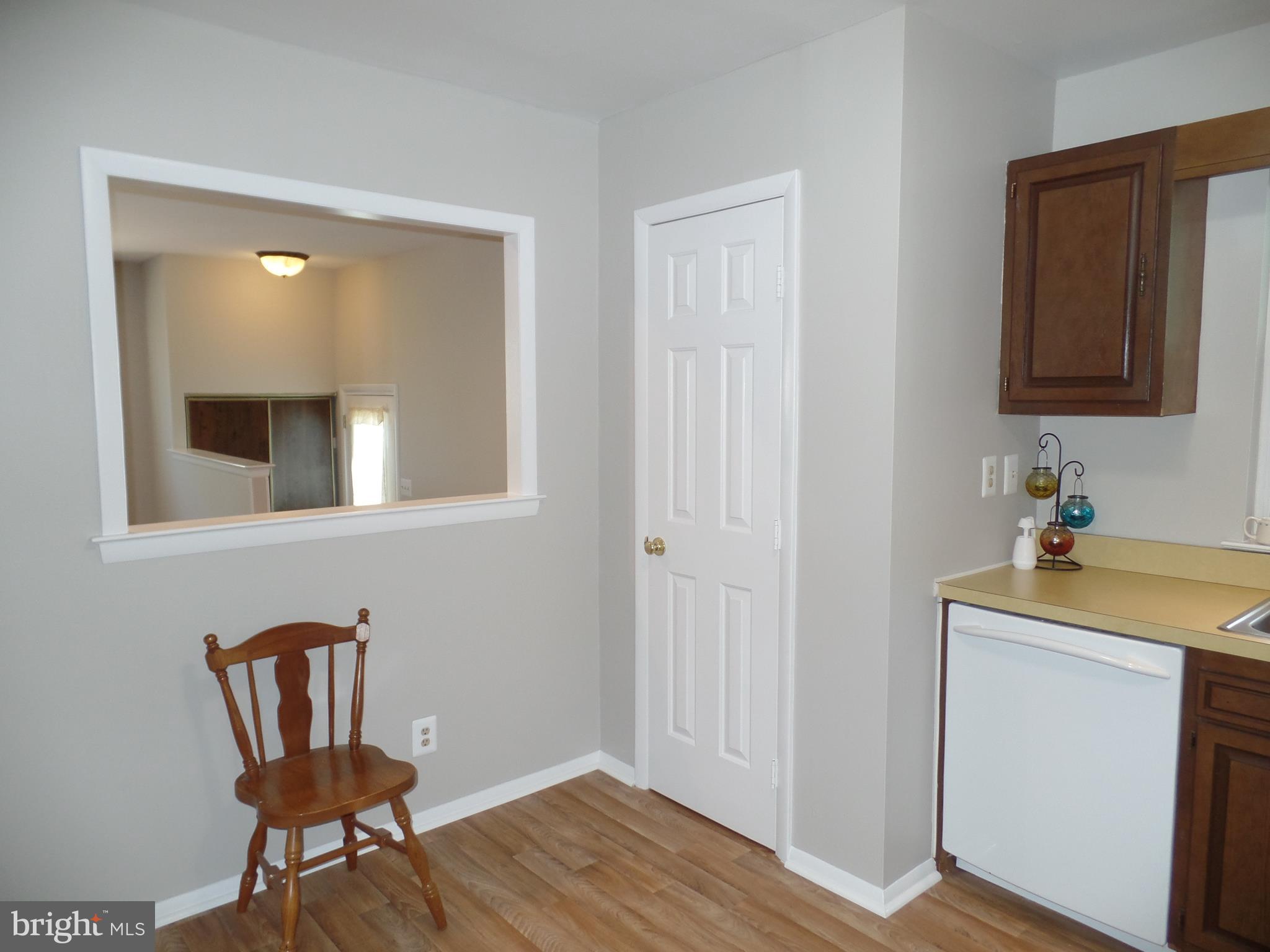552 Arnold Street Philadelphia, PA 19111 - Photo 8 of 24 Kitchen