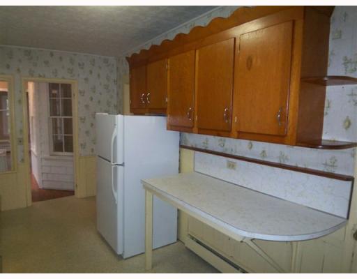 33 Young Street Newport, RI 02840 - Photo 3 of 12 Kitchen.