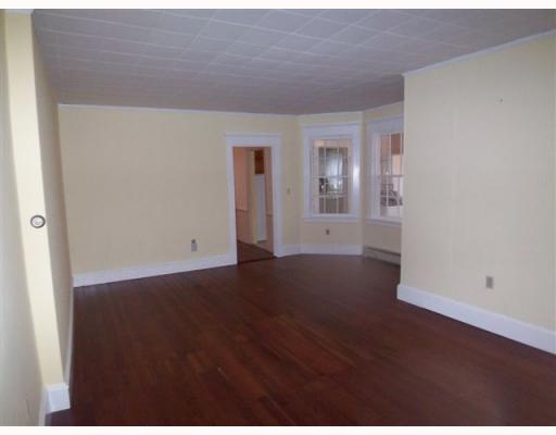 33 Young Street Newport, RI 02840 - Photo 6 of 12 Living Room.