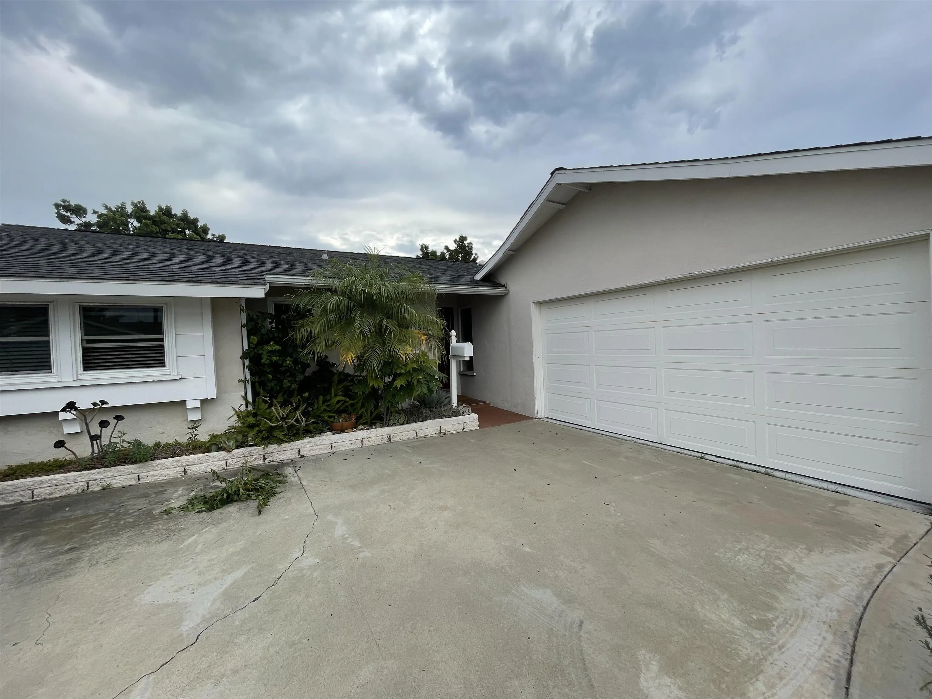 5142 Providence Road San Diego, CA 92117 - Photo 18 of 18 a backyard of a house