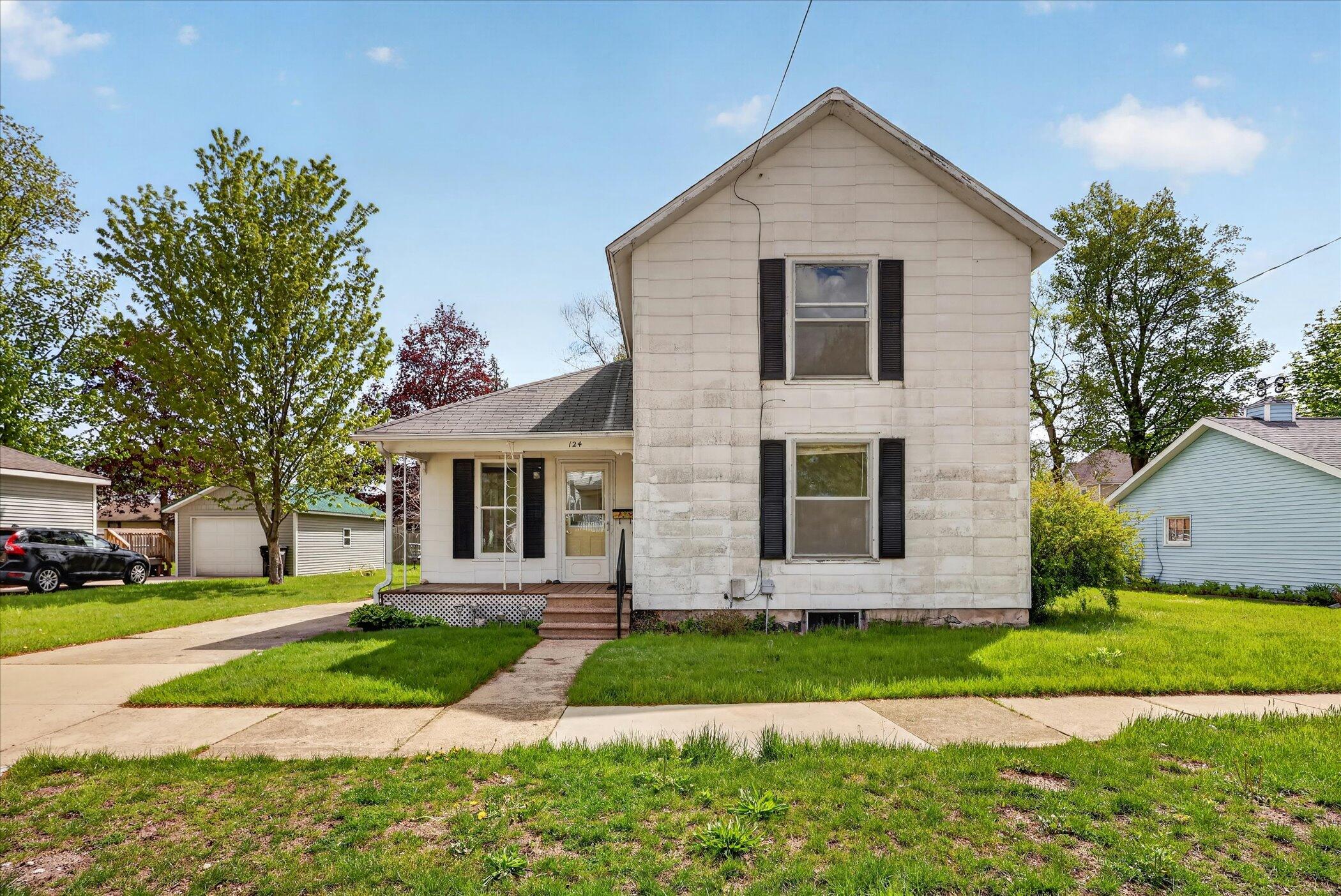 124 Washington Street Sparta, MI 49345 - Photo 1 of 39 Exterior