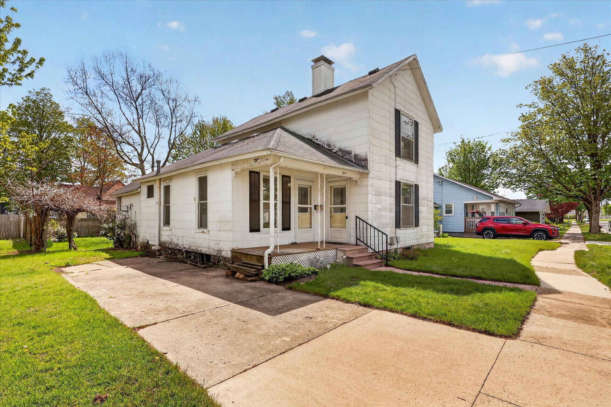 124 Washington Street Sparta, MI 49345 - Photo 2 of 39 Exterior