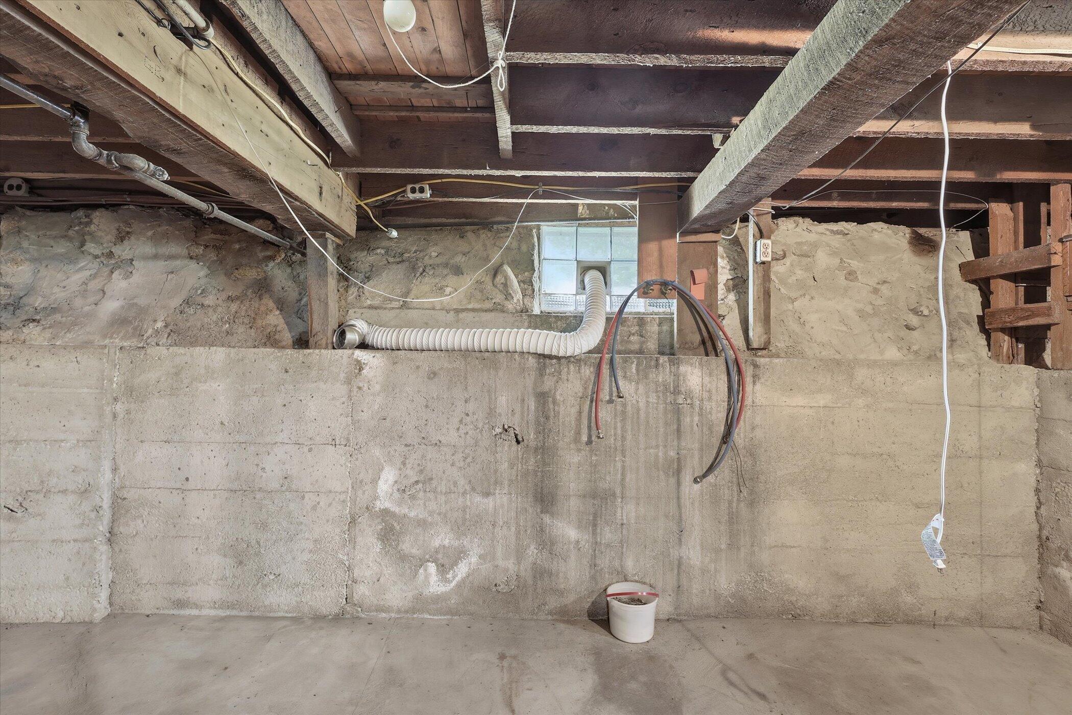 124 Washington Street Sparta, MI 49345 - Photo 32 of 39 Interior