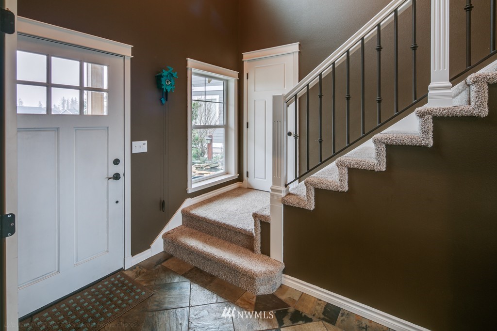 711 Red Maple Loop Everson, WA 98247 - Photo 2 of 25