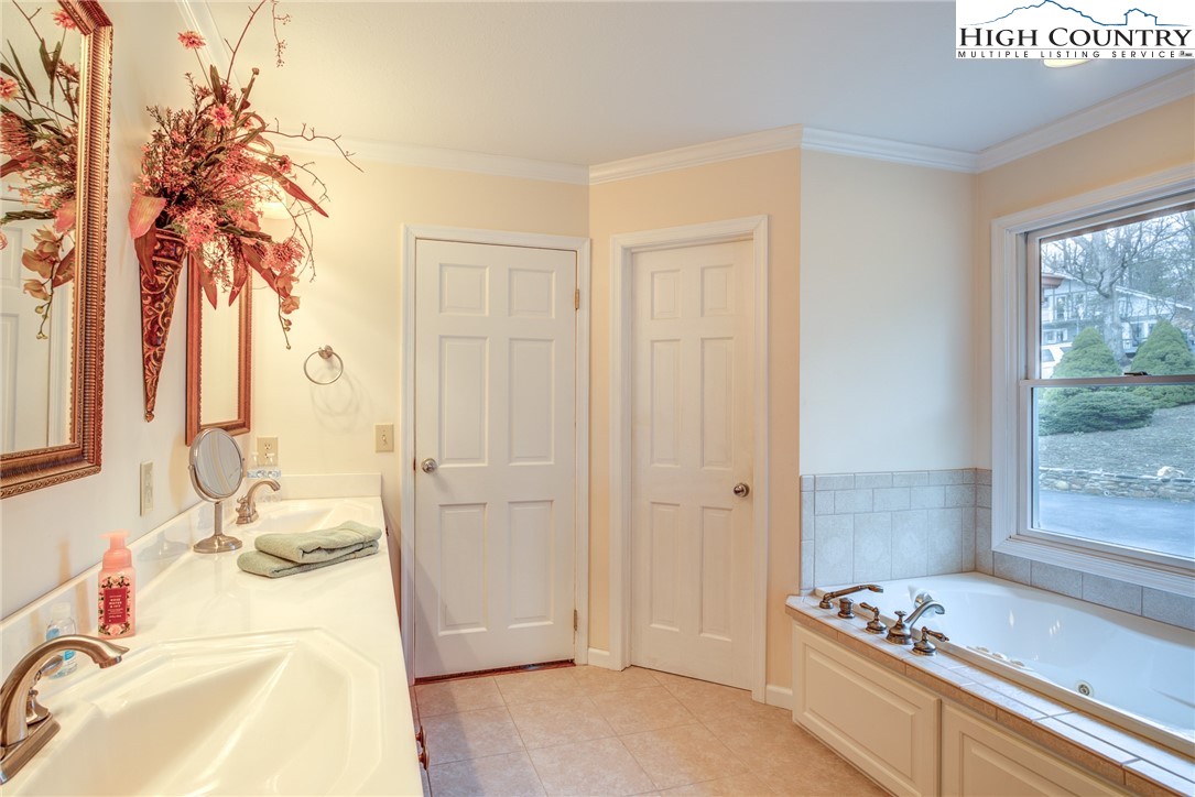 189 Valley Vista Road Glade Valley, NC 28627 - Photo 21 of 37 Gallery Image 21