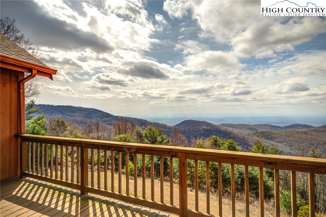 189 Valley Vista Road Glade Valley, NC 28627 - Photo 5 of 37 Gallery Image 5