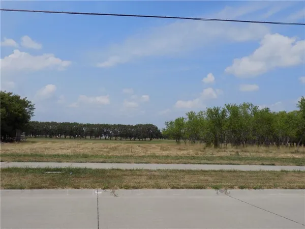 $2,700,000 | 59-hwy Kingman Road, Ottawa, KS 66067