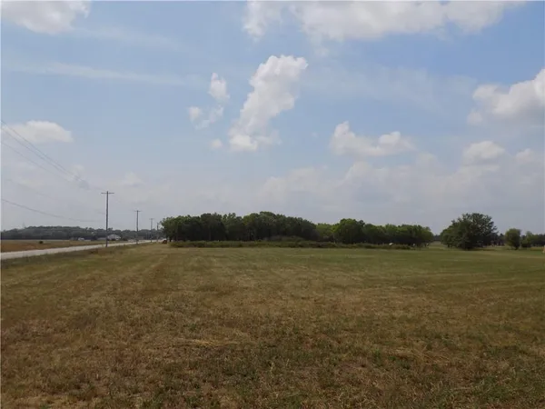 $2,700,000 | 59-hwy Kingman Road, Ottawa, KS 66067