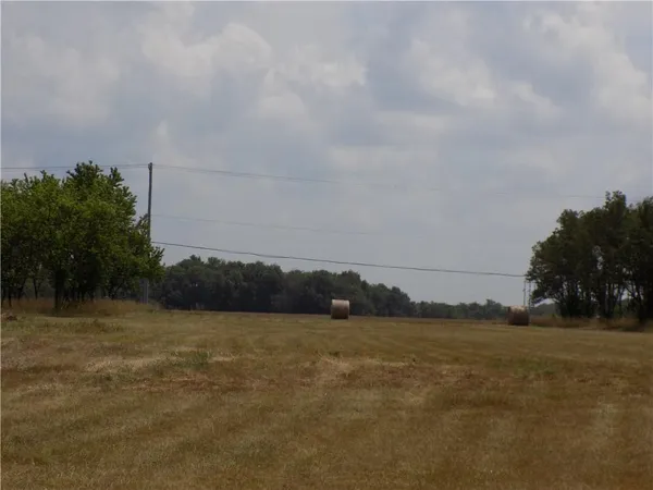$2,700,000 | 59-hwy Kingman Road, Ottawa, KS 66067