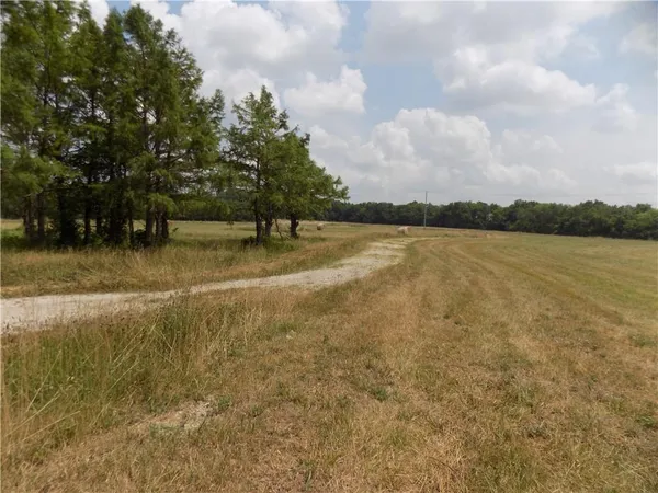 $2,700,000 | 59-hwy Kingman Road, Ottawa, KS 66067