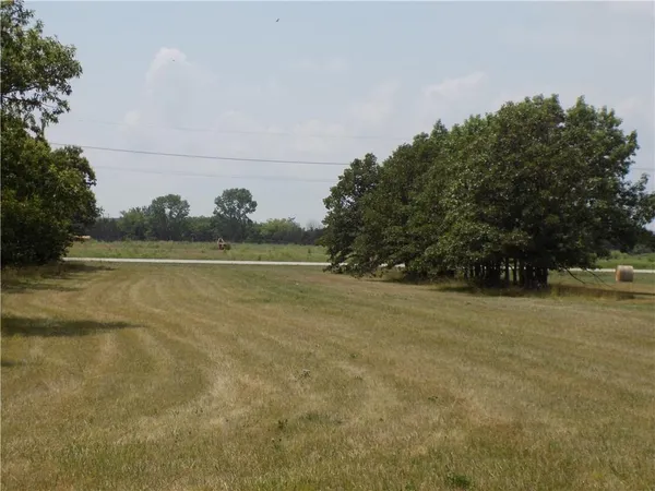 $2,700,000 | 59-hwy Kingman Road, Ottawa, KS 66067