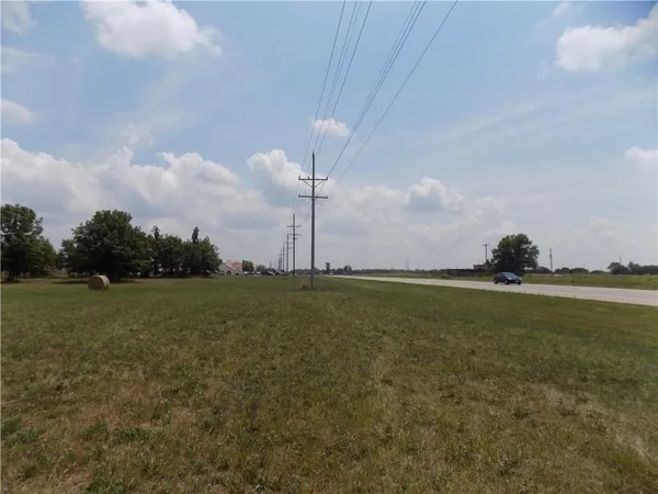 $2,700,000 | 59-hwy Kingman Road, Ottawa, KS 66067