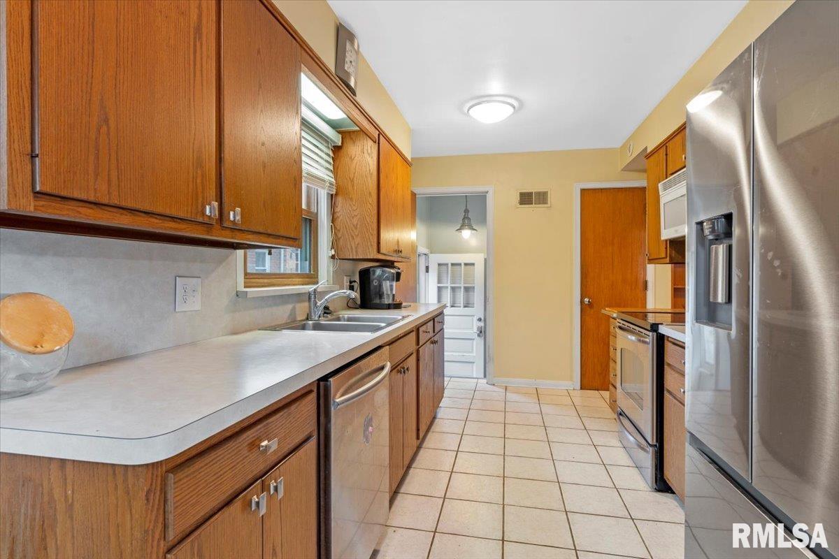 2129 South Walnut Street Springfield, IL 62704 - Photo 11 of 30