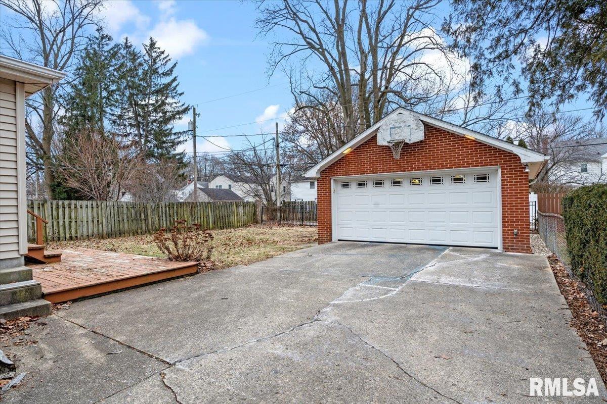 2129 South Walnut Street Springfield, IL 62704 - Photo 27 of 30
