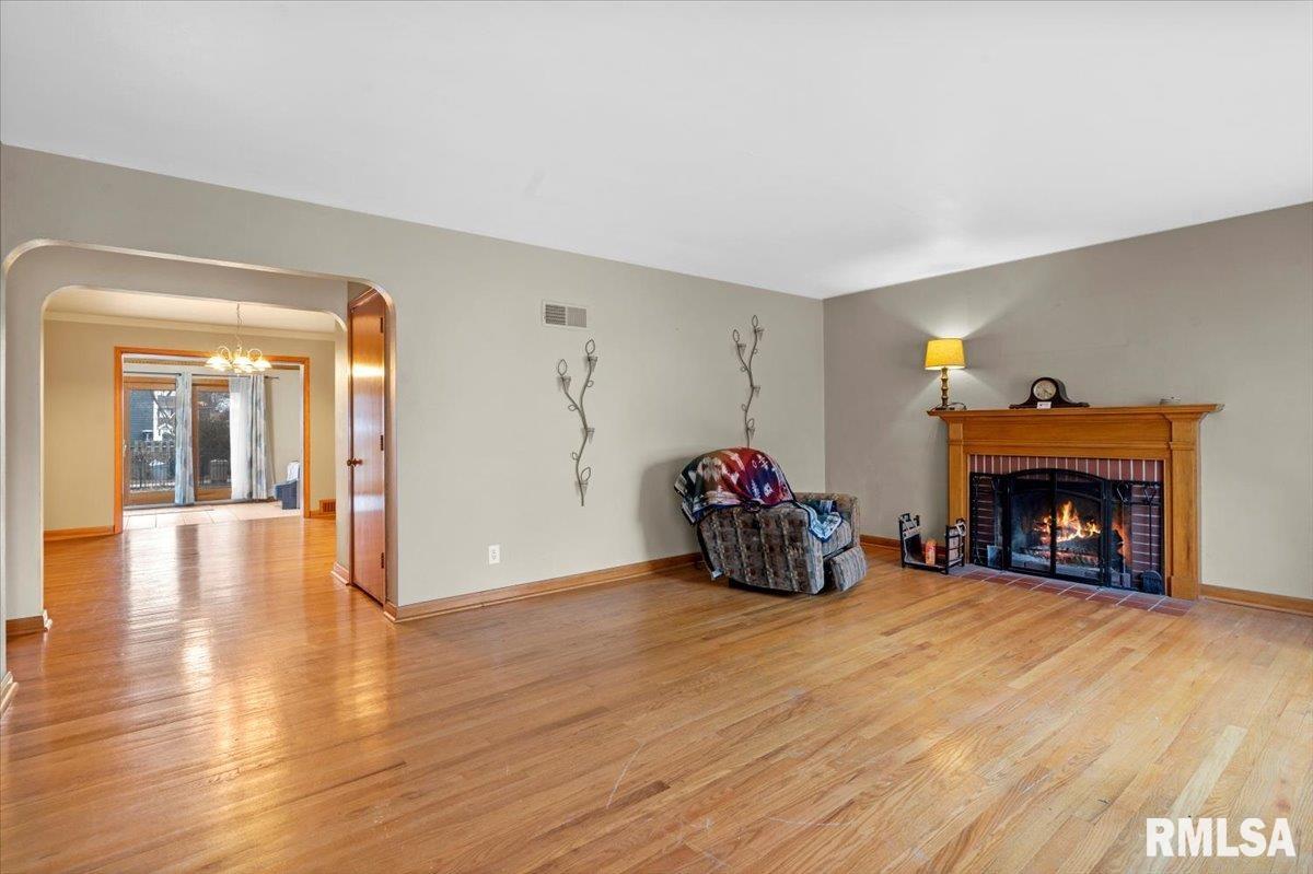 2129 South Walnut Street Springfield, IL 62704 - Photo 4 of 30