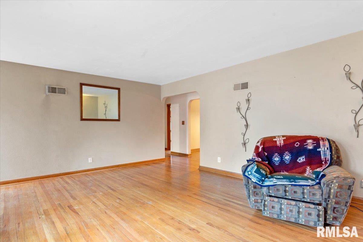 2129 South Walnut Street Springfield, IL 62704 - Photo 8 of 30