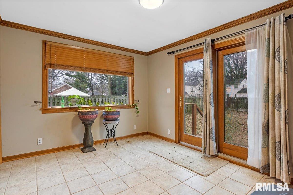 2129 South Walnut Street Springfield, IL 62704 - Photo 10 of 30