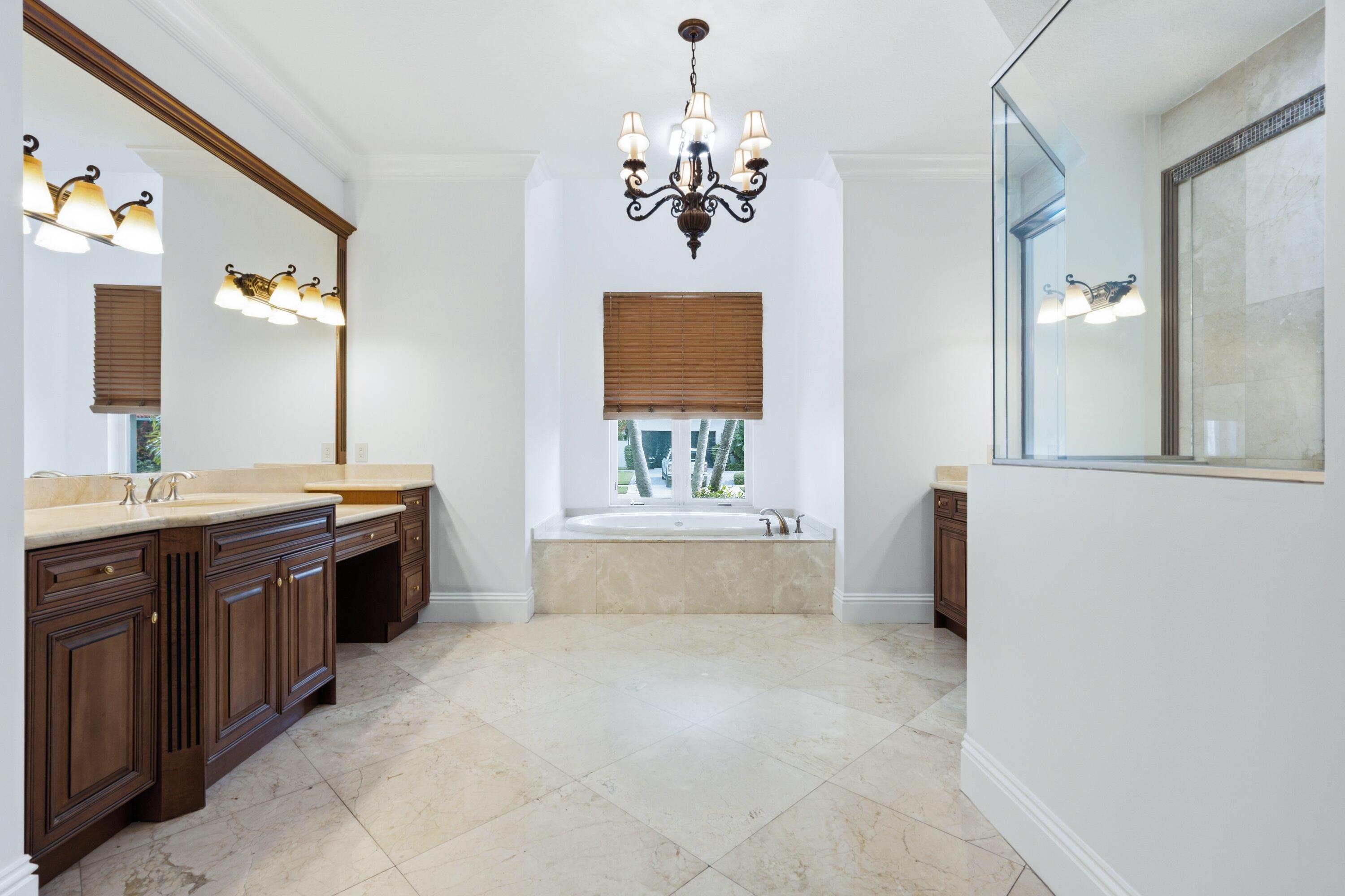 608 Inlet Road North Palm Beach, FL 33408 - Photo 22 of 62 PRIMARY BATHROOM